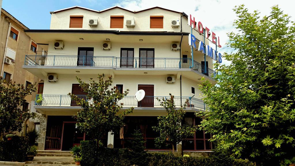 Ramis Hotel & Outdoor Sports Center Përmet Exteriér fotografie